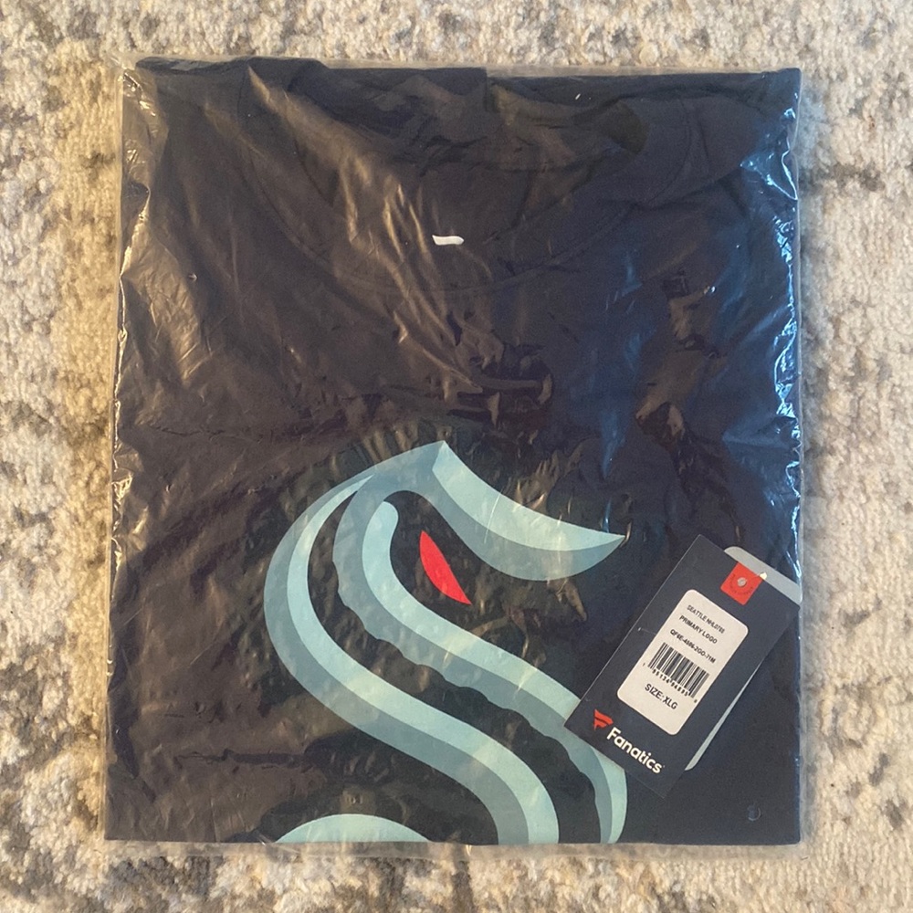 NWT + PACKAGING | Fanatics Seattle Kraken Shirt - XL